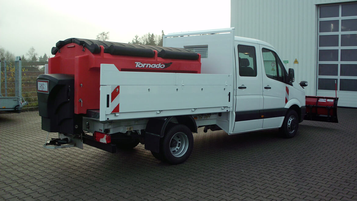 Volkswagen Nutzfahrzeuge Crafter mit Schoon Winterdienst Streuer Tornado Volkswagen Nutzfahrzeuge Crafter Mit Schoon Winterdienst Streuer Tornado