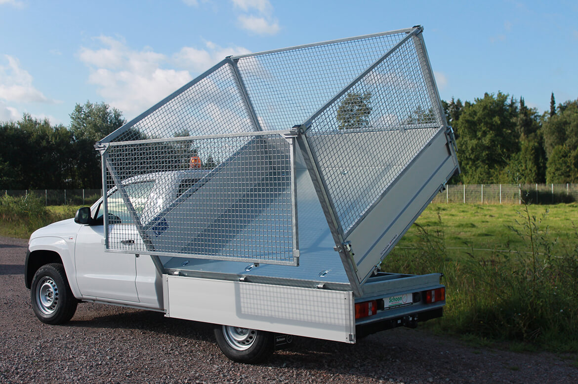 Pickup mit Schoon Kipper und Laubgitteraufsatz Pickup Mit Schoon Kipper Und Laubgitteraufsatz