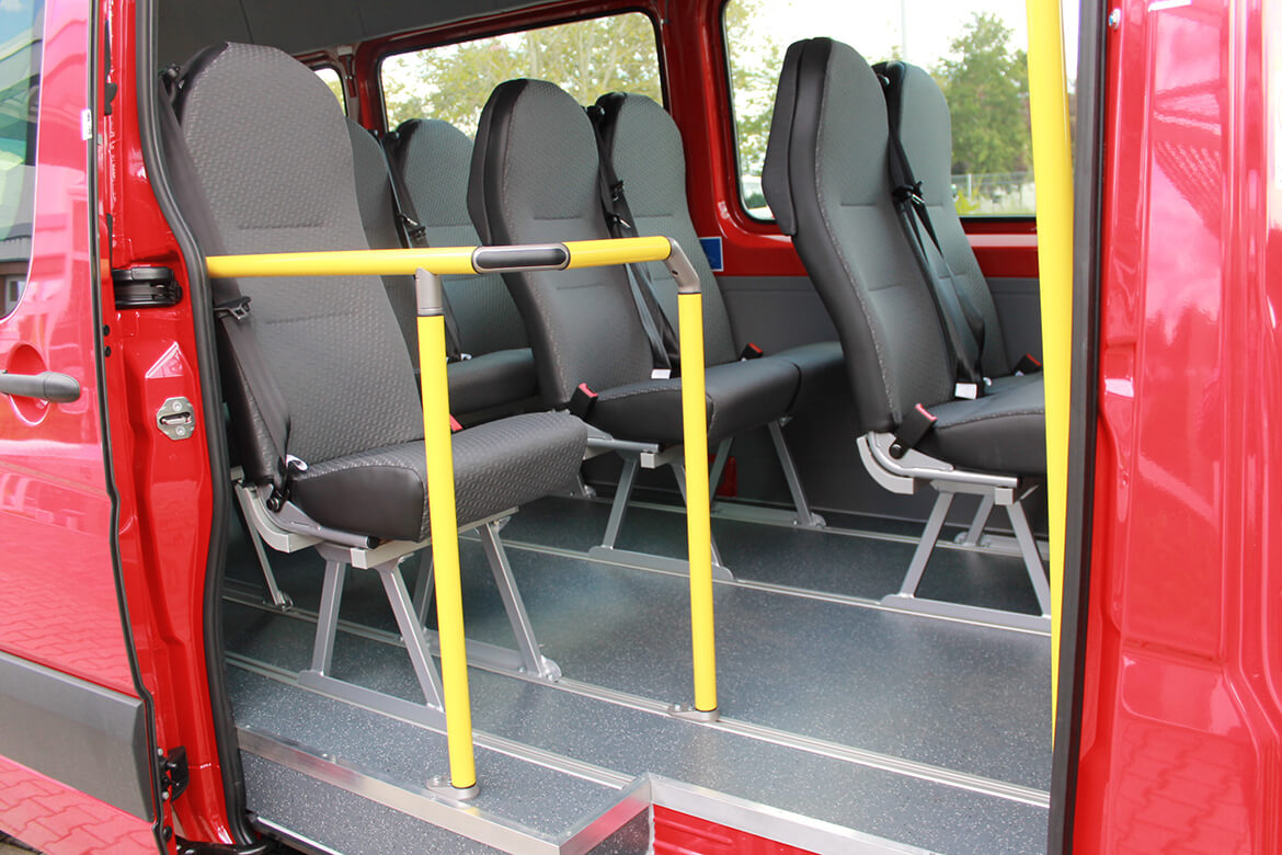 Schoon Busumbau Mit Einzelsitzen Und Doppelsitzen Mit Stoffbezug