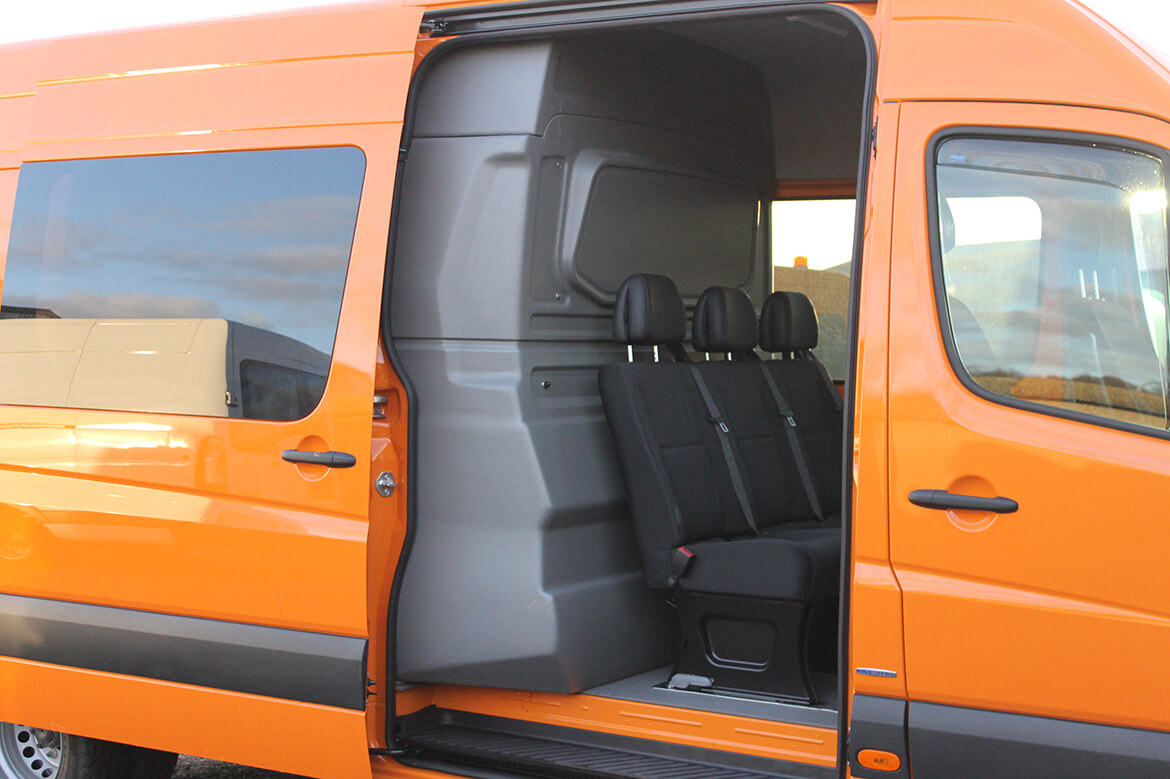 Schoon GFK Trennwand und Sitzreihe Schoon GFK Trennwand Und Sitzreihe