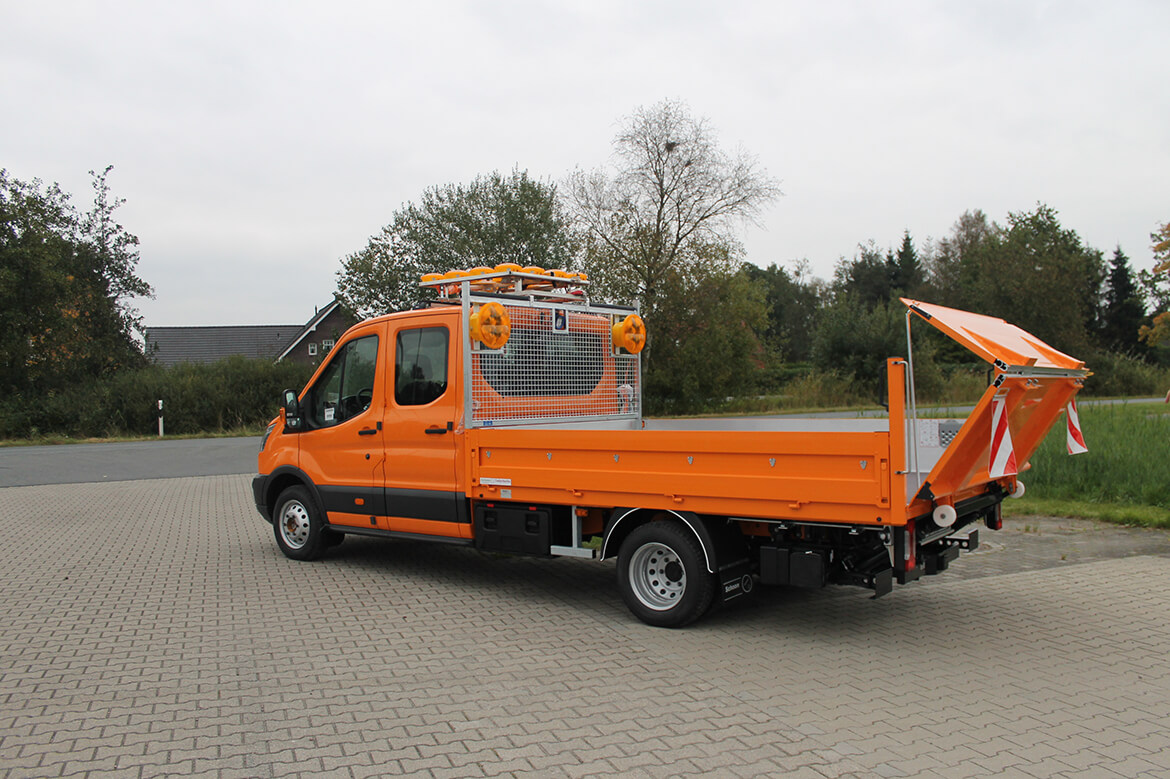 Schoon Pritsche mit Ladebordwand faltbar Und lackiert Schoon Pritsche Mit Ladebordwand Faltbar Und Lackiert