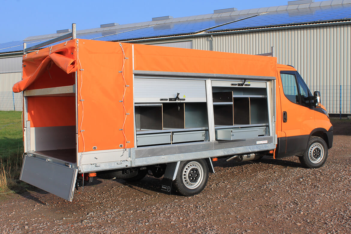 Schoon Werkzeugkisten integriert im Planen Aufbau Schoon Werkzeugkisten Integriert Im Planen Aufbau