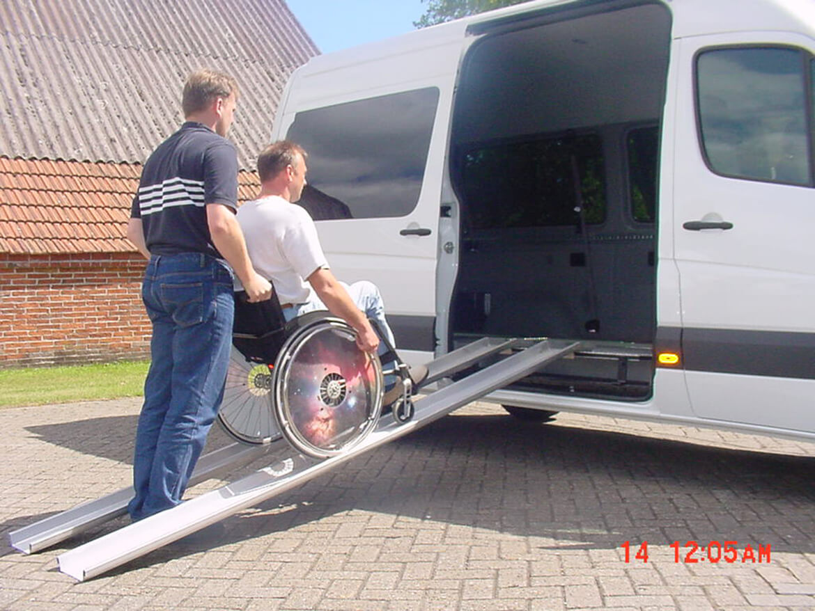 Schoon Rollstuhlschienen (2) Schoon Rollstuhlschienen (2)