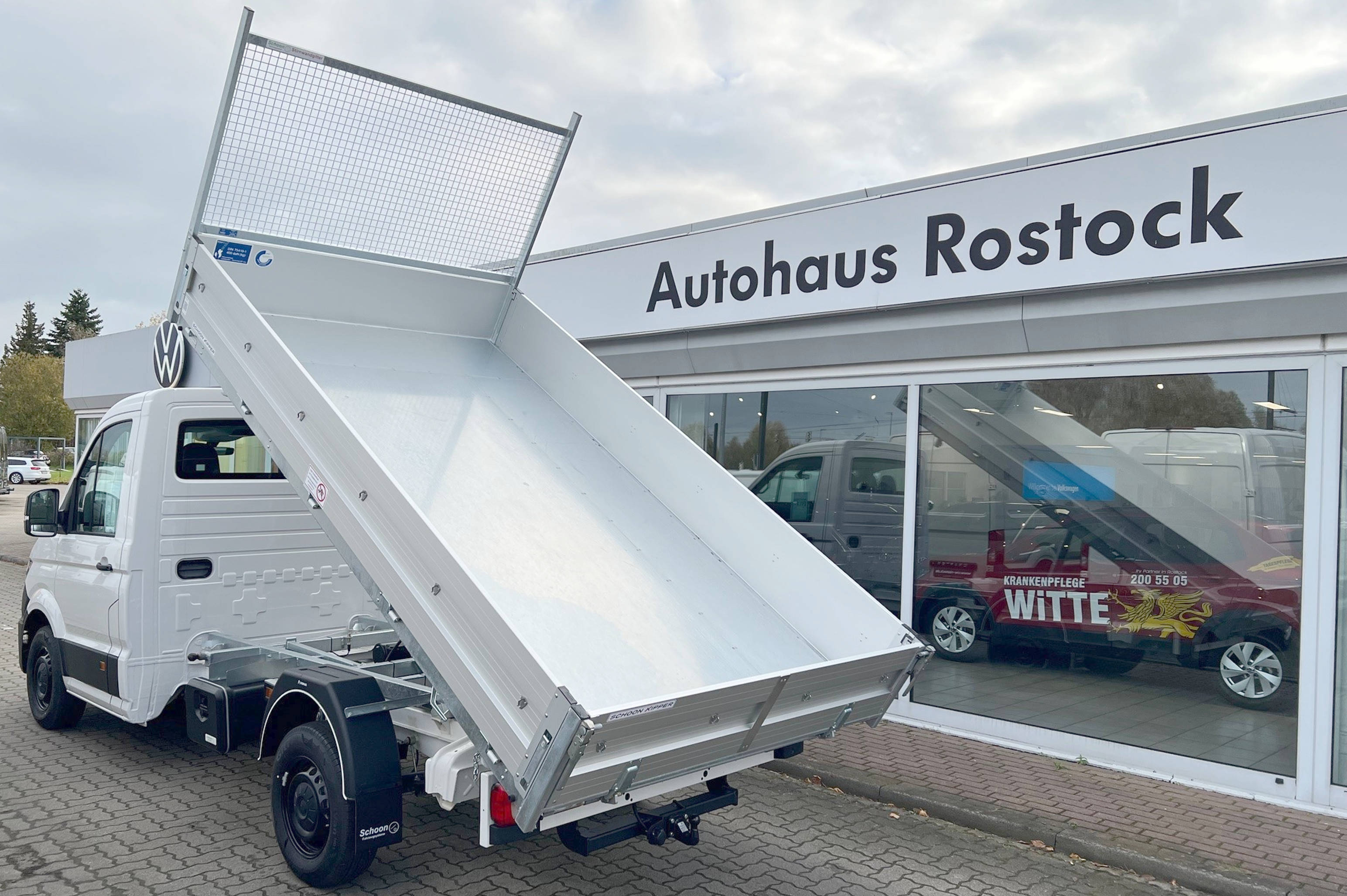 Autohaus Rostock Crafter mit Schoon Kipper