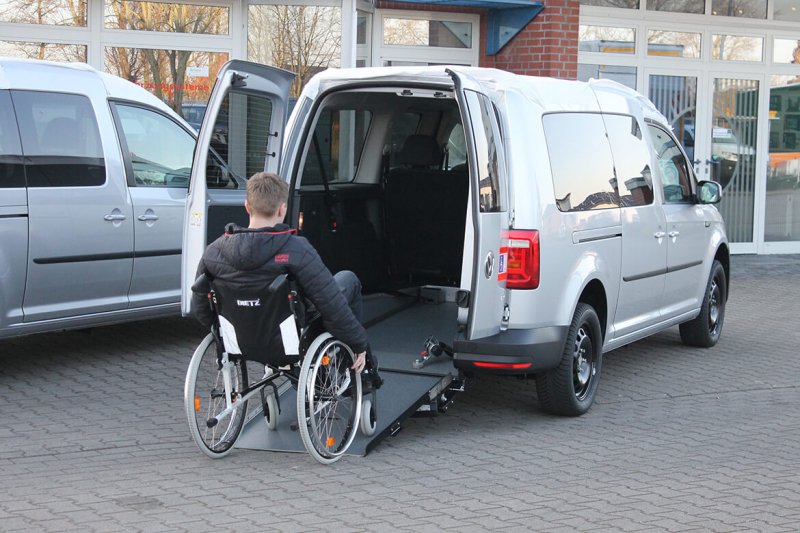 Caddy Mit Schoon Heckausschnitt 1 (2)