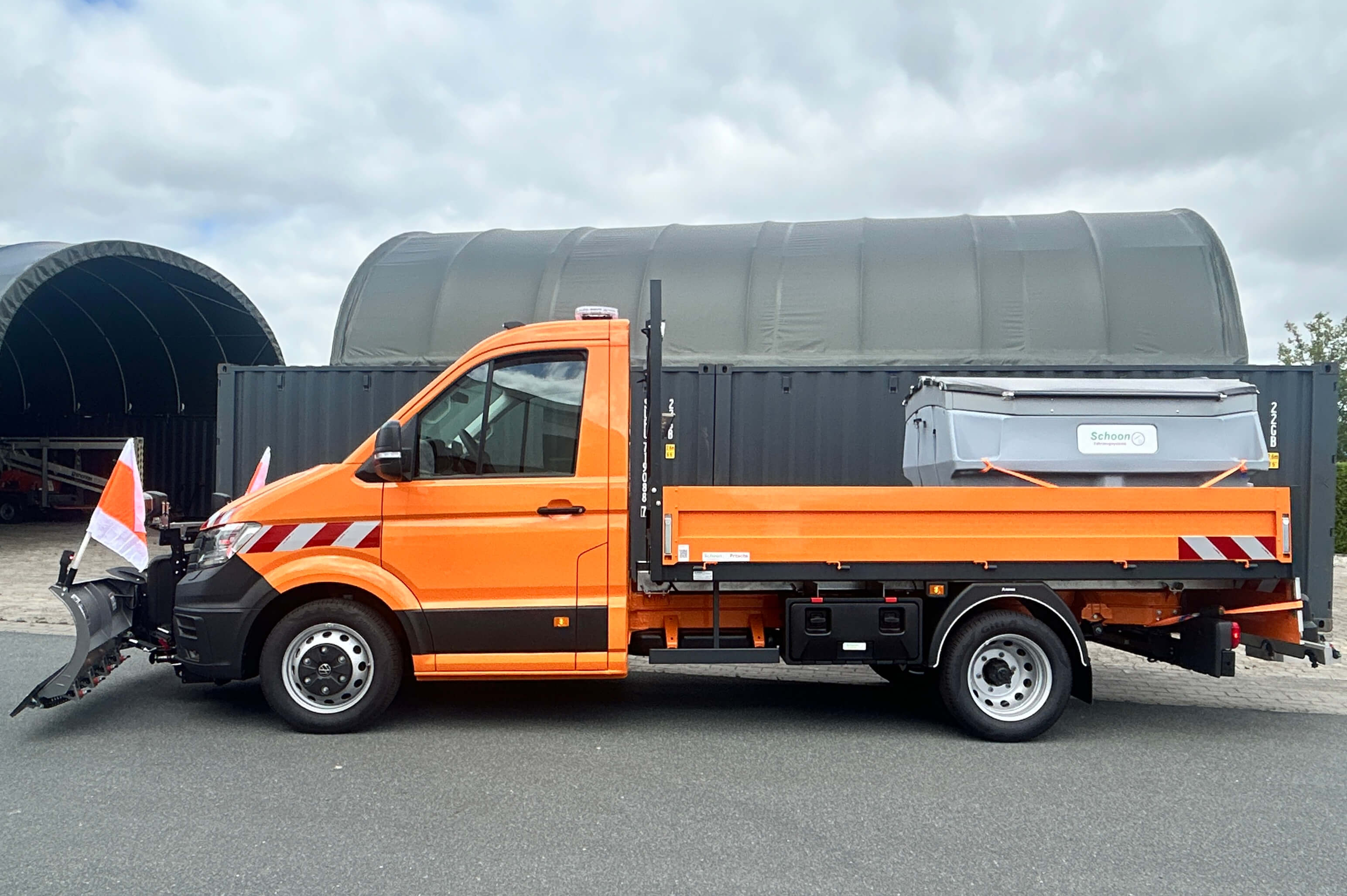 Crafter mit SchoonPritsche und Winterdienst VWN Freigelände S51 (2)