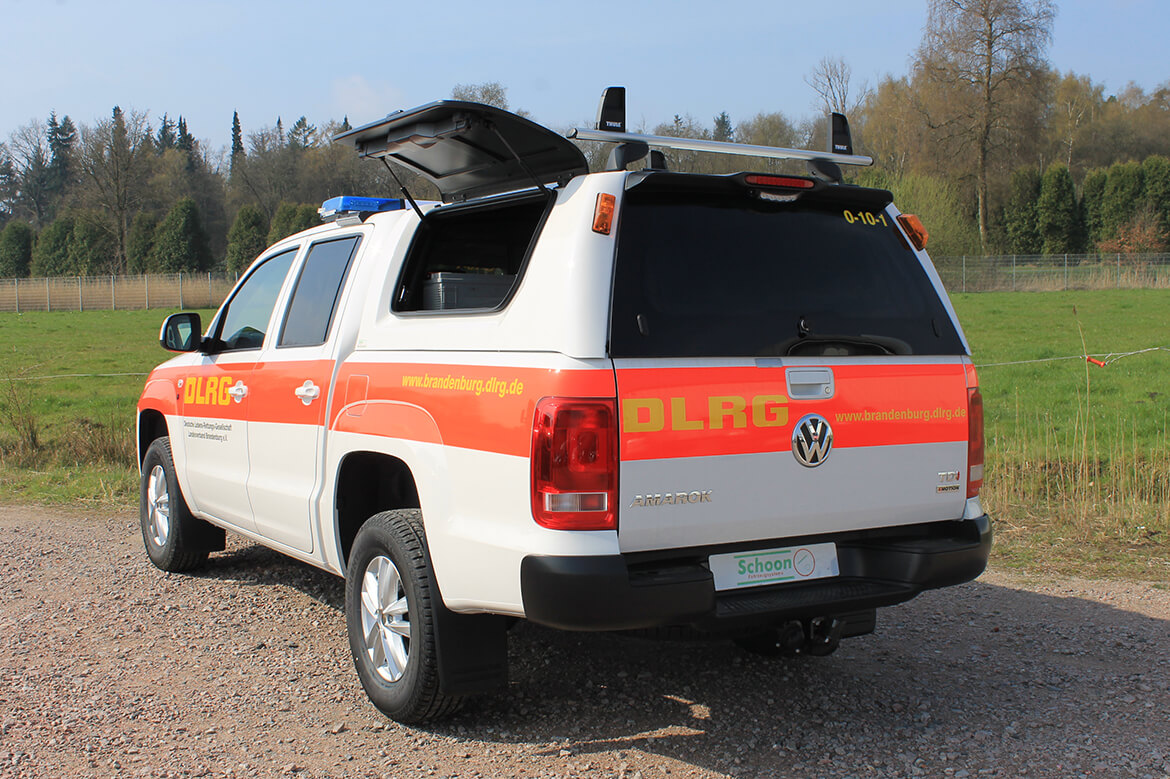 DLRG Fahrzeug Schoon Hardtop Blitzleuchten Seilwinde Dachträger Anhängekupplung (1)