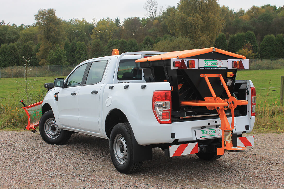 Ford Ranger mit Schoon Winterdienst, Streuer und Schneeschild (2)