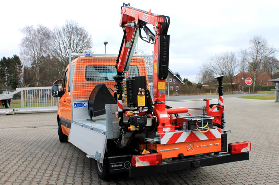 Heckseitiger Schoon Kranaufbau mit FASSI Kran