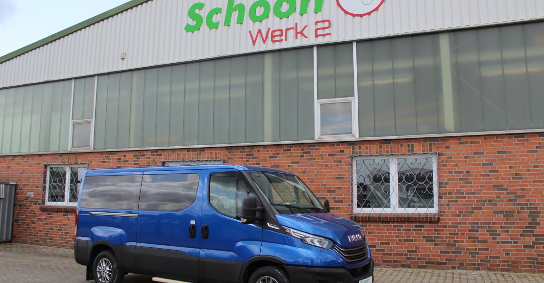 Iveco Daily Kombifahrzeug Luxusausbau Shuttle Dachhimmel Trittstufe elektrisch Klimaanlage Sitze Heizung AB2103522 (15)