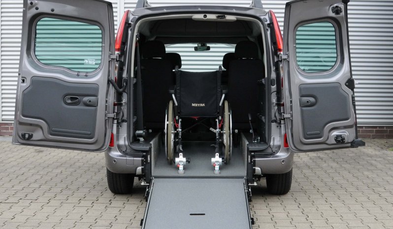 Mercedes Benz Citan mit Schoon Heckausschnitt