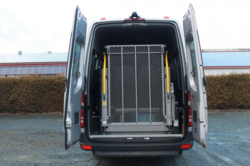 Mercedes Benz Sprinter Busumbau Mit Schoon Linearlift (1)