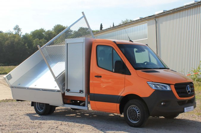 Mercedes Benz Sprinter mit Schoon Kipper, Werkzeug und Gerätekasten