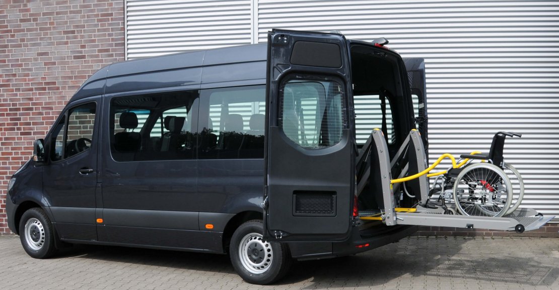 Mercedes Benz Sprinter mit Schoon Linearlift (2)