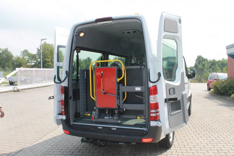 Mercedes Benz Sprinter Mit Schoon Schwenklift (2)