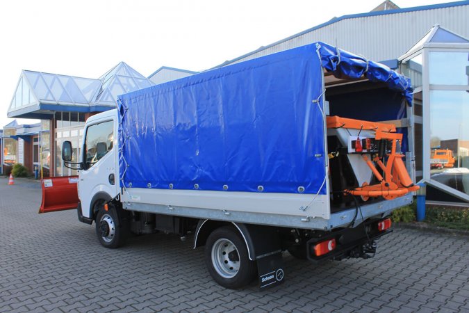 Nissan NT400 mit Schoon Winterdienst, Schneeschild Streuer, Plane Spriegel