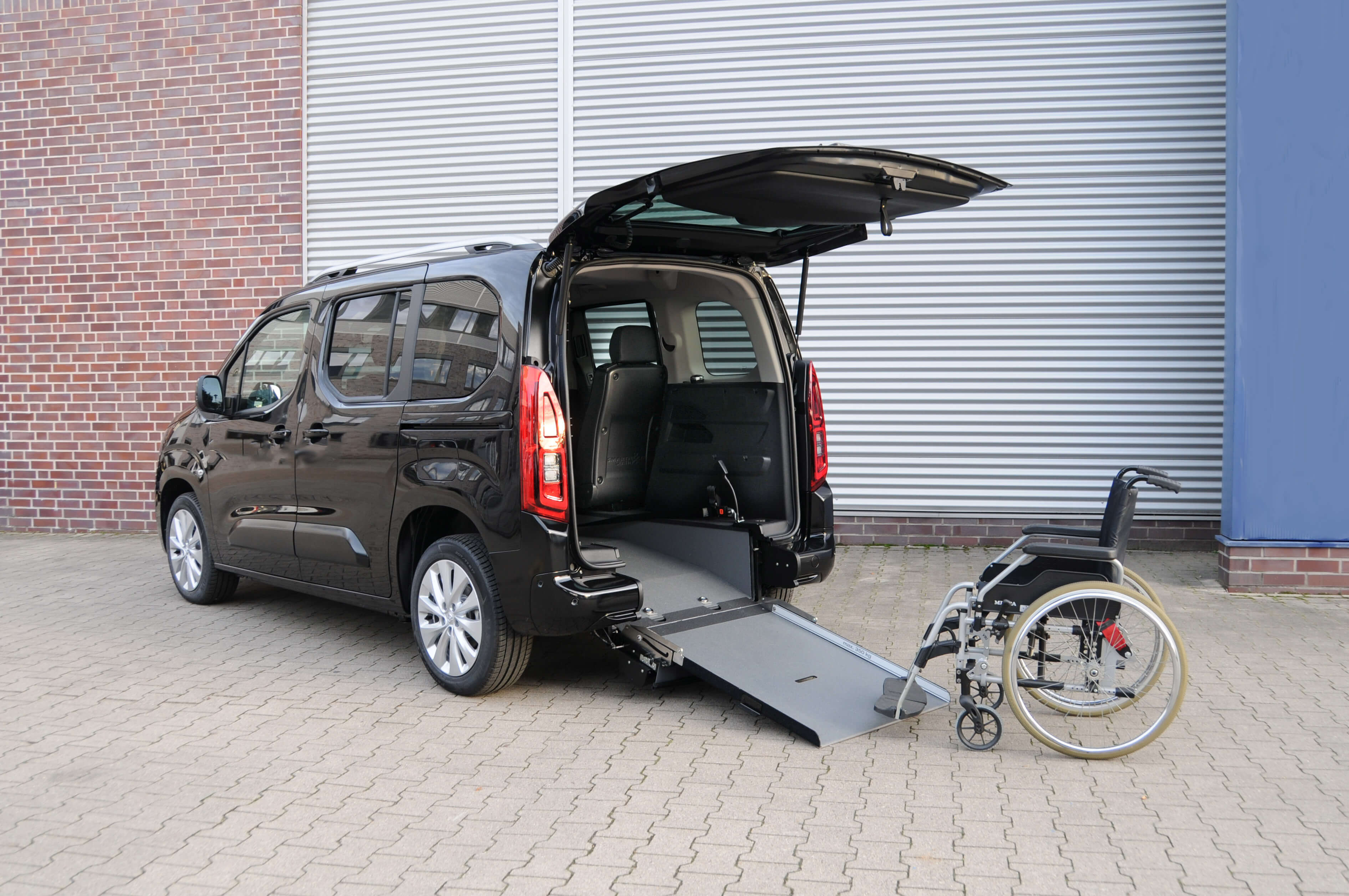 Opel Combo Reha-Ausbau - Schoon Fahrzeugsysteme