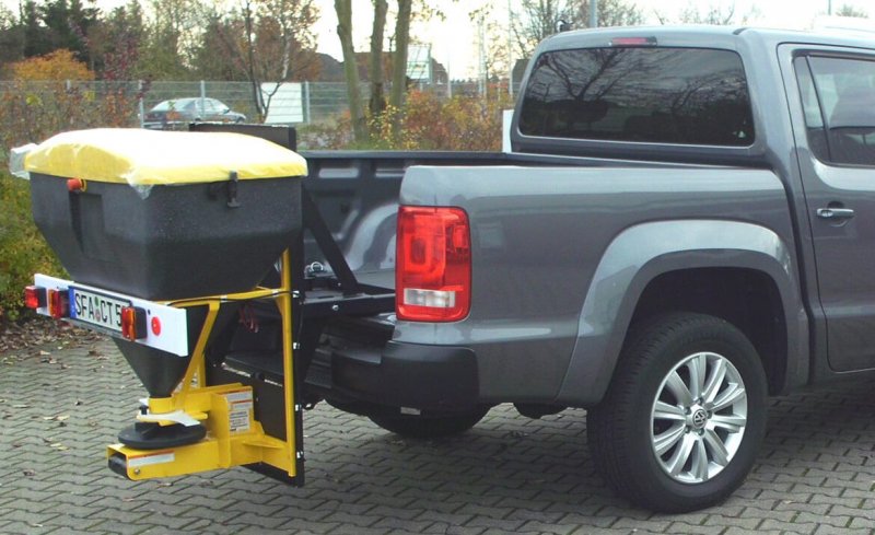 Pickup Mit Schoon Winterdienst, Streuer Ca. 250 Liter Volumen