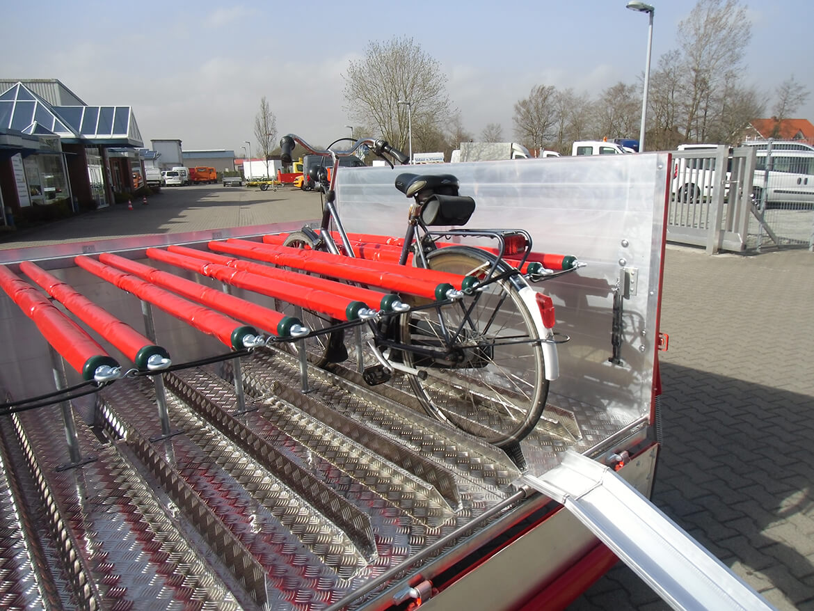 Radreisen Rügen mit dem Schoon Fahrradanhänger mit faltbarer Alu Rampefür den Linienbusbetrieb RADzfatz (1)