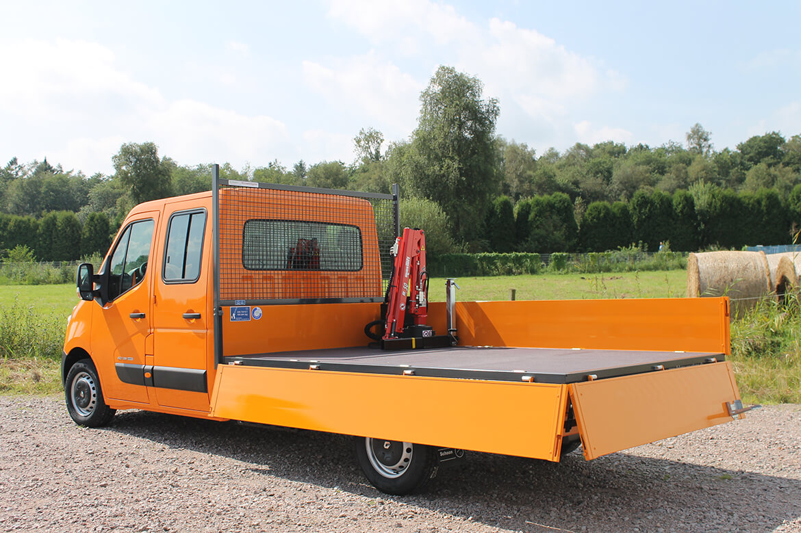 Renault Master mit Schoon Pritsche, Maxilift Kran, Stirnwandgitter, Komplettlackierung