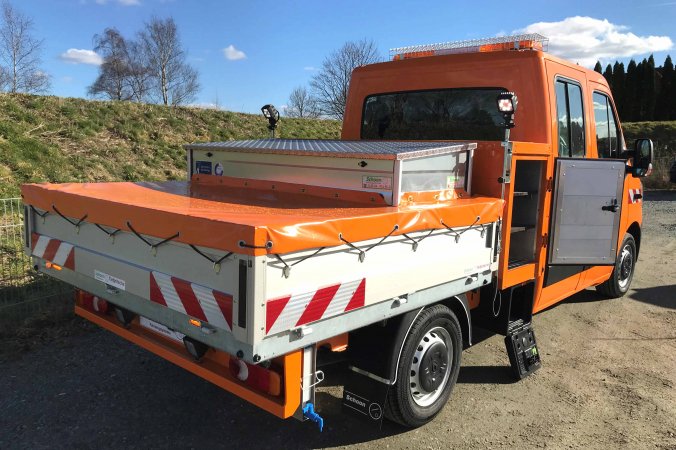 Renault Master mit Schoon Pritsche, Variaboxx, Wasserkanister, Handwaschbecken Arbeitsscheinwerfer, Heckblitzleuchten Dachbalken