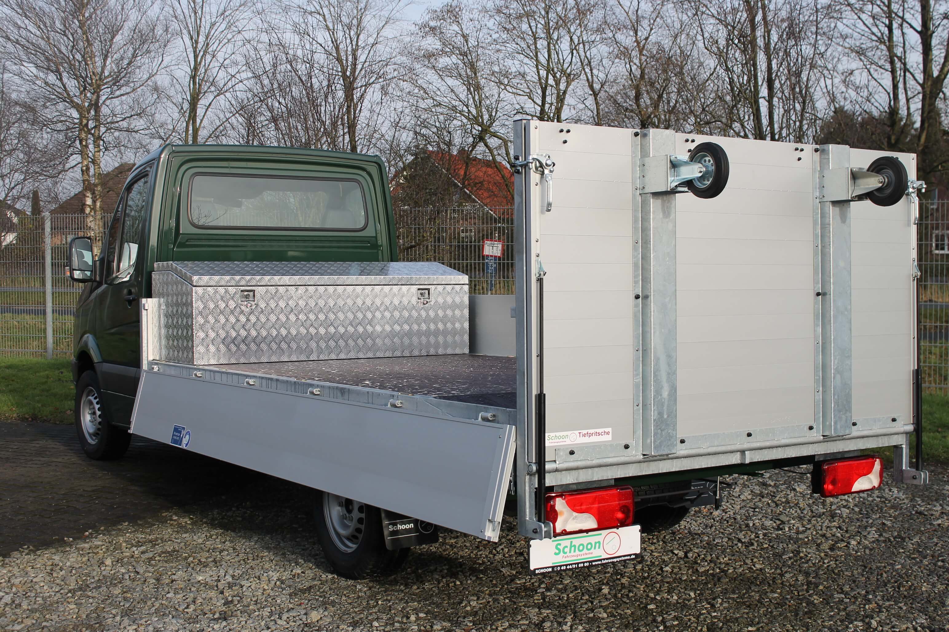 Schoon Pritsche mit geteilter Auffahrrampe, Maschinentransporter (3)