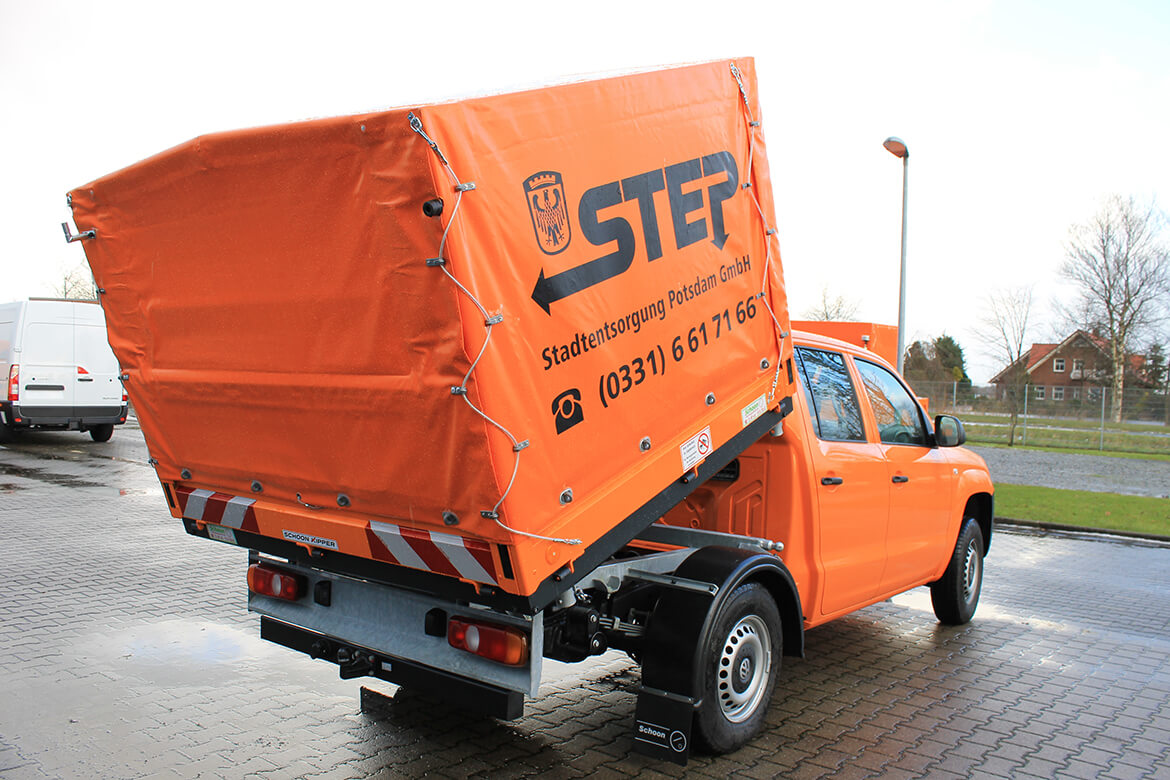 Stadtentsorgung, Schoon Kipper mit Planen Aufbau für Pickup, Plane mit Dachneigung Hamburger Verdeck