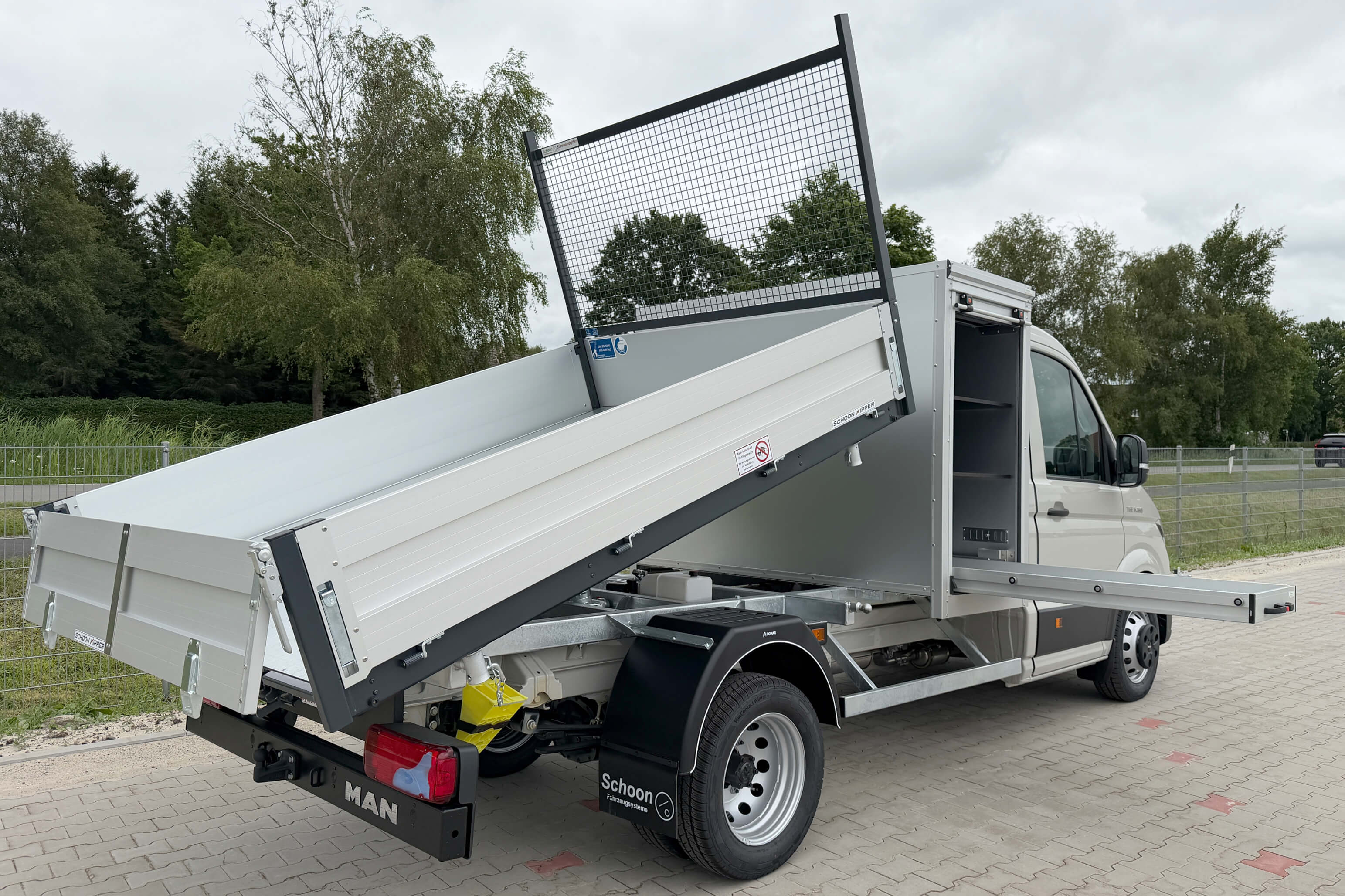TGE mit Schoon Kipper und VariaBoxx ABH Freigelände S43 (5)