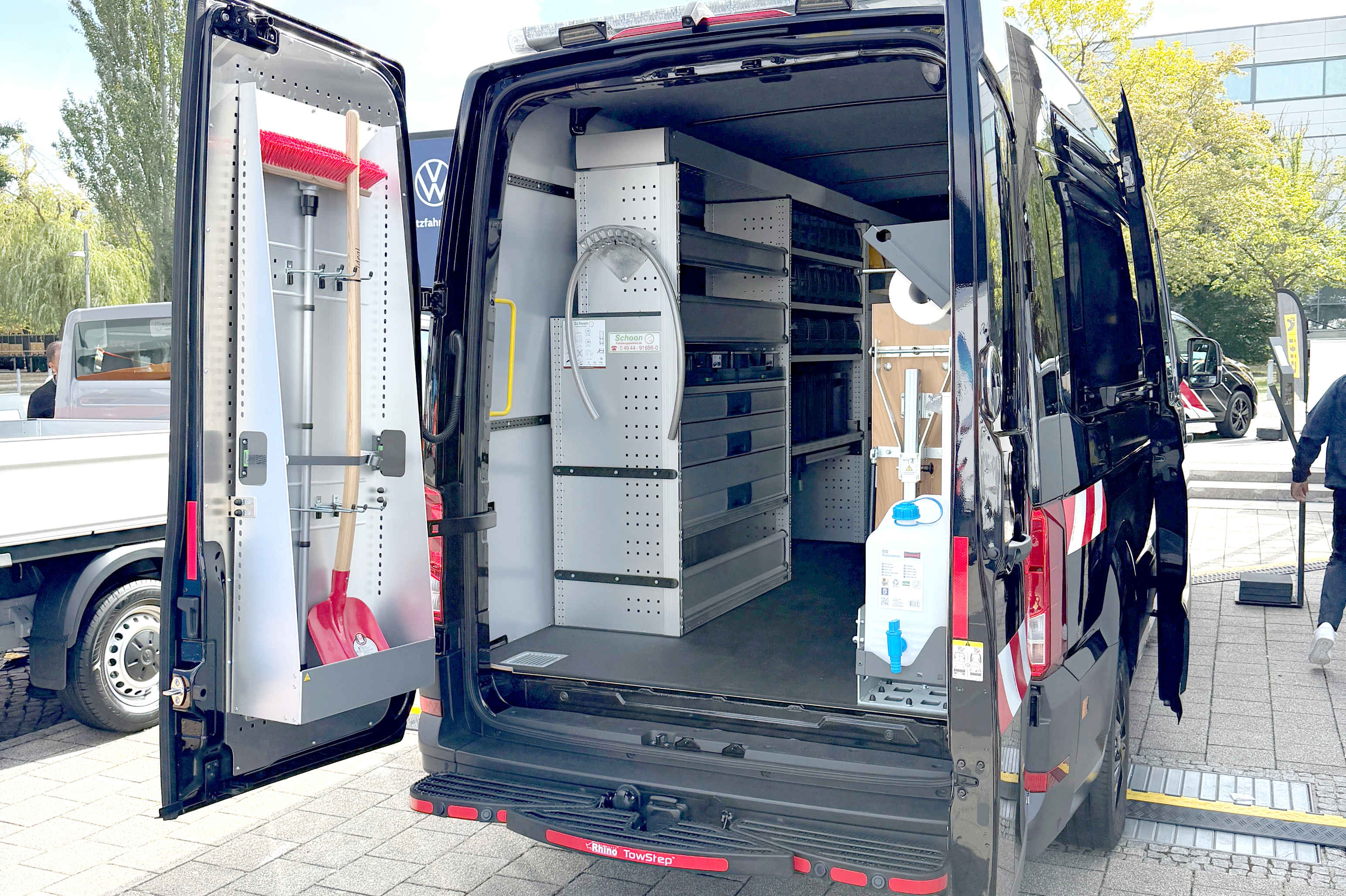 VW Crafter mit Schoon Ausbau, Fahrzeugeinrichtung, Stampferlift, Branchenlösung für Energieversorger IAA 2026, Freigelände S51