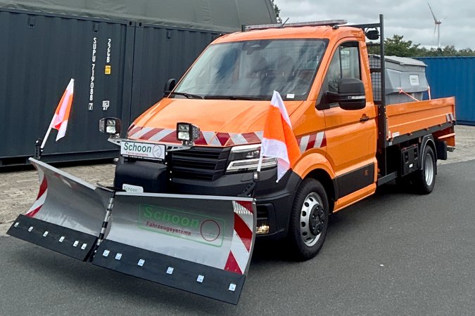 VW Crafter mit SchoonPritsche und Winterdienst AB2504206 VWN – Außenstand
