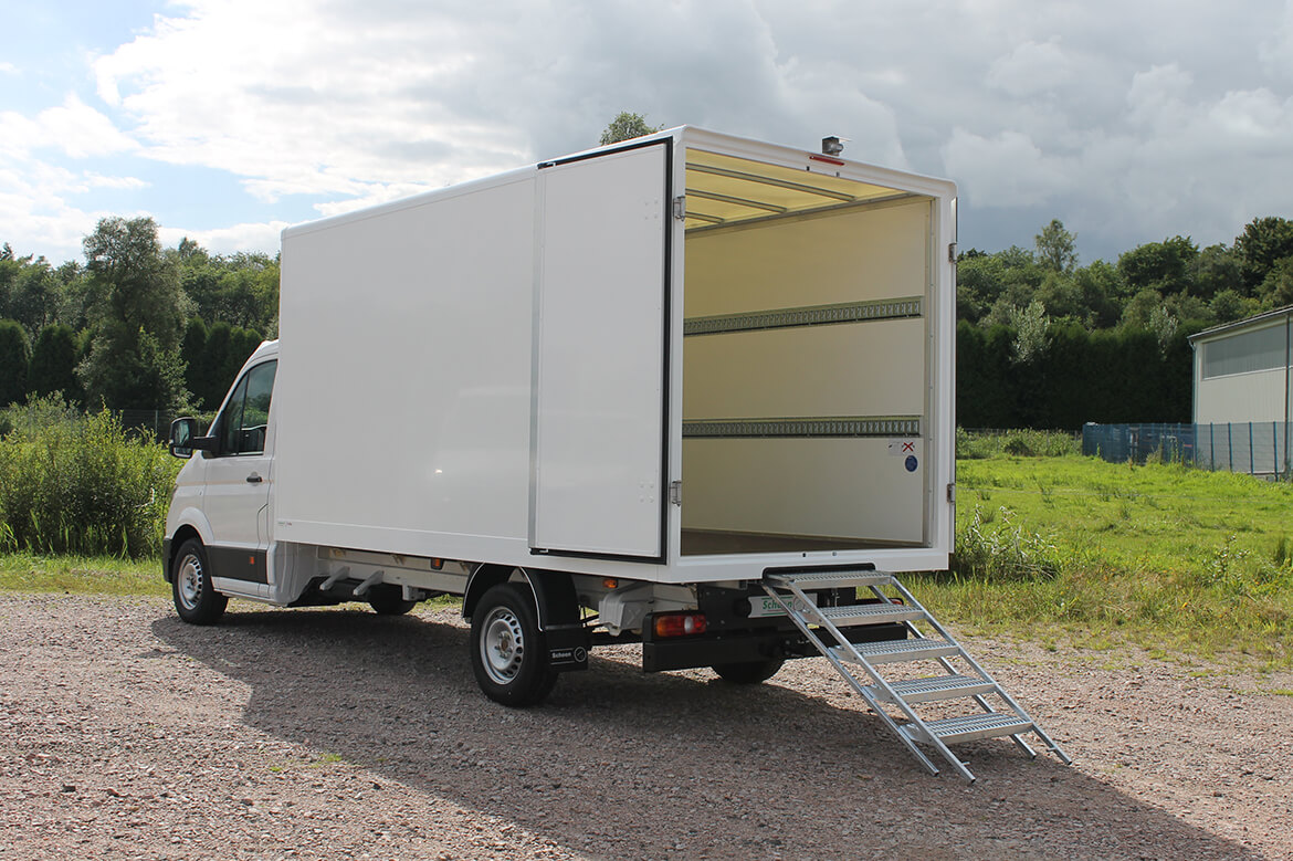 Volkswagen Nutzfahrzeuge Crafter mit Schoon Koffer, Möbeltreppe, Zurrschienen und Rückfahrkamera