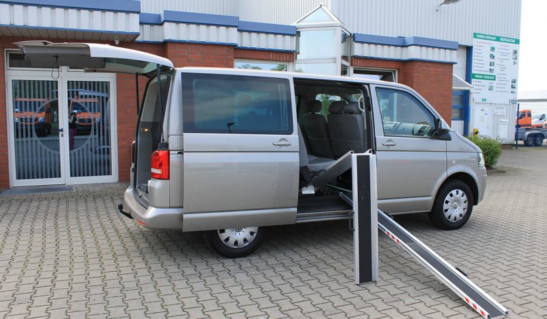 Volkswagen Nutzfahrzeuge Transporter Mit Schoon Auffahrschienen, Rollstuhlschienen (1)