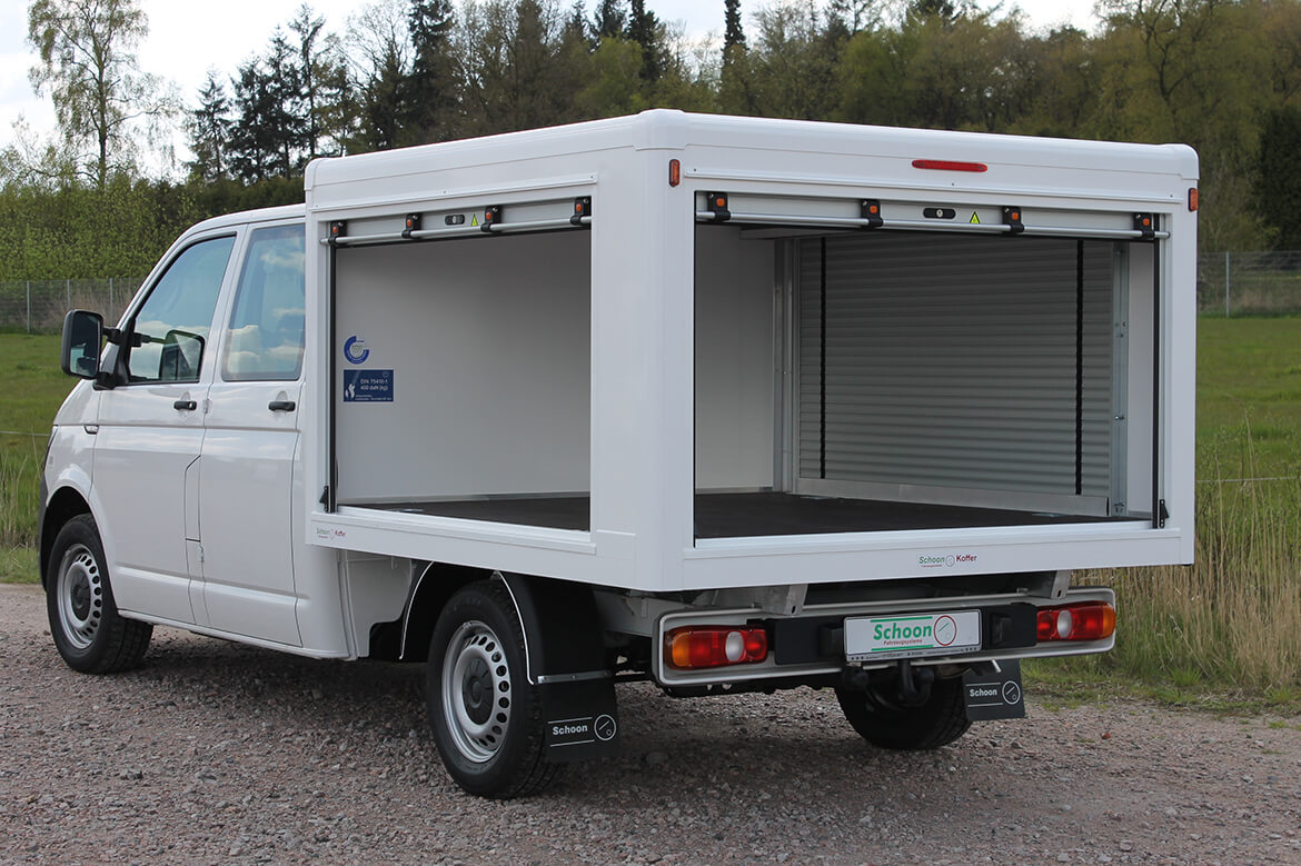 Volkswagen Nutzfahrzeuge Transporter mit Schoon Koffer, Feuerwehrrollos Arbeitsscheinwerfer