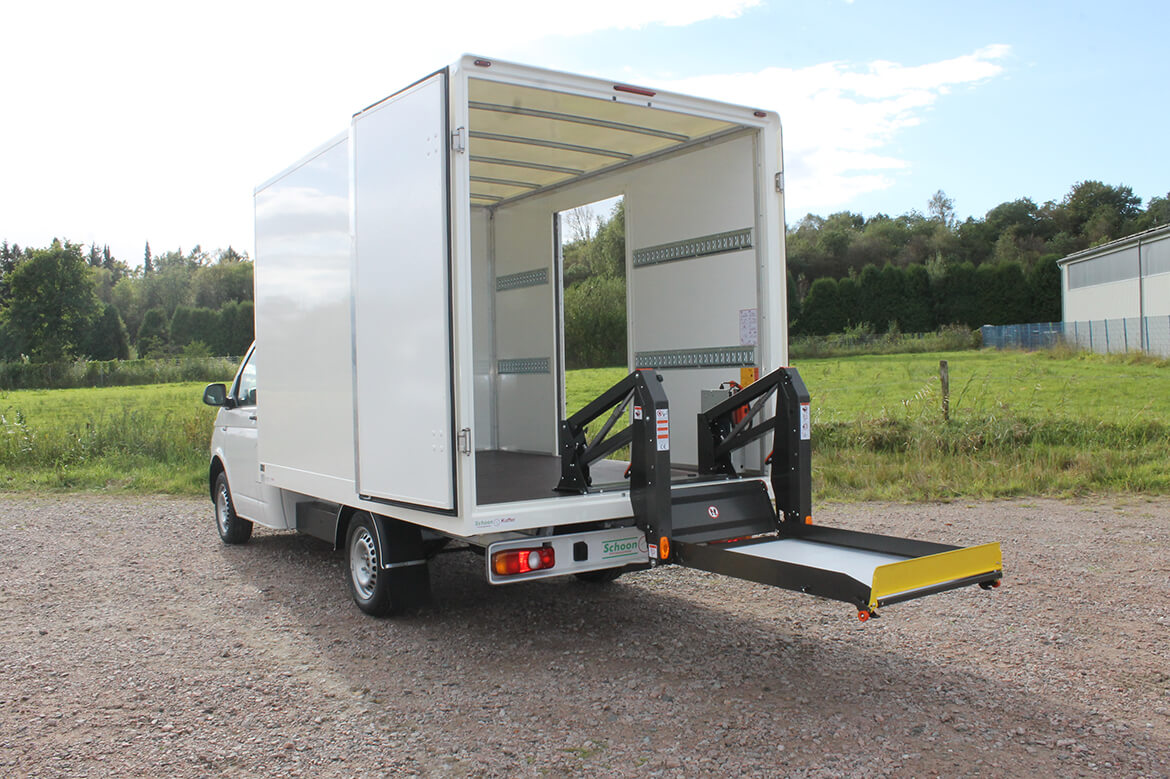 Volkswagen Nutzfahrzeuge Transporter mit Schoon Koffer , Seitentür, Zurrleisten, Linearlift