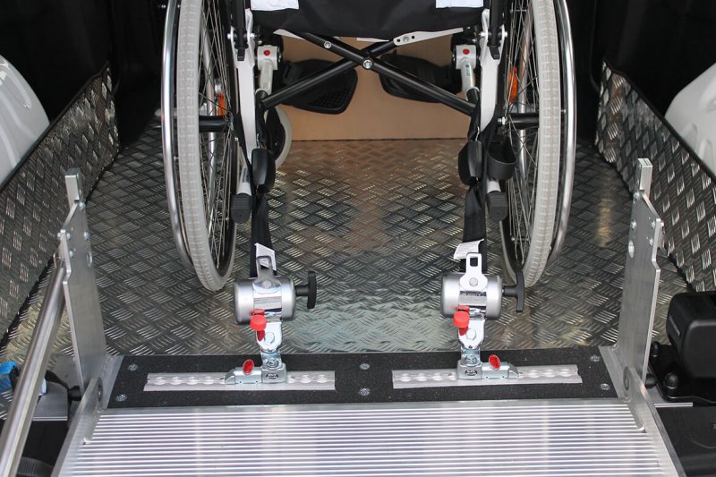 Rollstuhlhaltesystem Hinten Fixiert