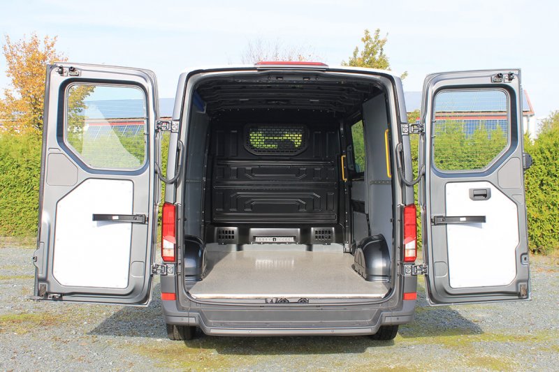 VW Crafter (MAN TGE) Mit Schoon Easy Clean, Boden Besandet, Seitenwandverkleidung, Zurrleisten, Haltegriff