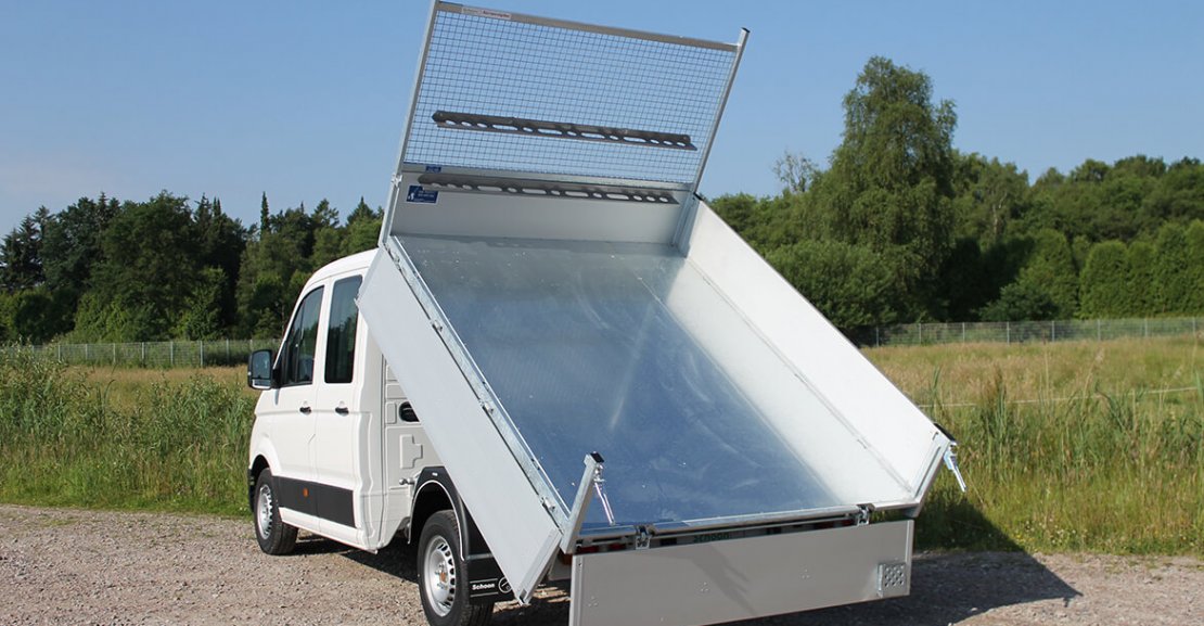 Volkswagen Nutzfahrzeuge Crafter Mit Schoon Kipper, Stirnwandgitter Und Schaufel Und Besenhalter